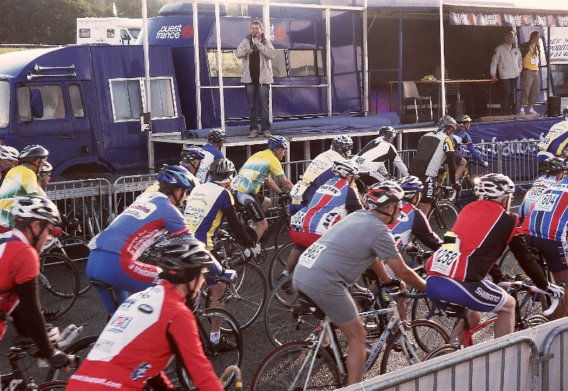 2011-08-26 10 Rando Plouay Depart des Cyclotouristes.jpg